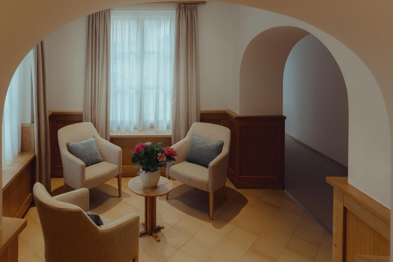 Brigaderos Hotel Brigadir Borsi Luaran gambar