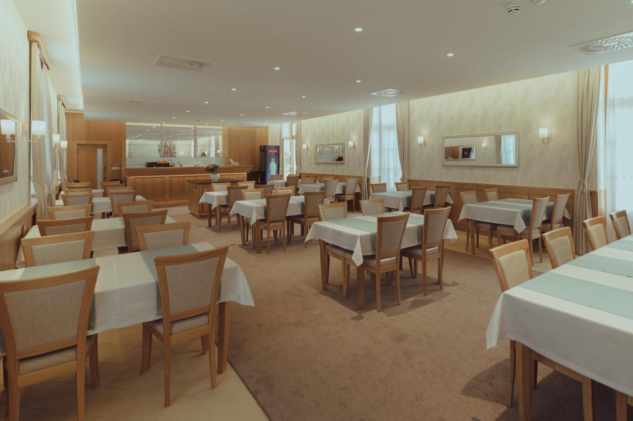 Brigaderos Hotel Brigadir Borsi Luaran gambar