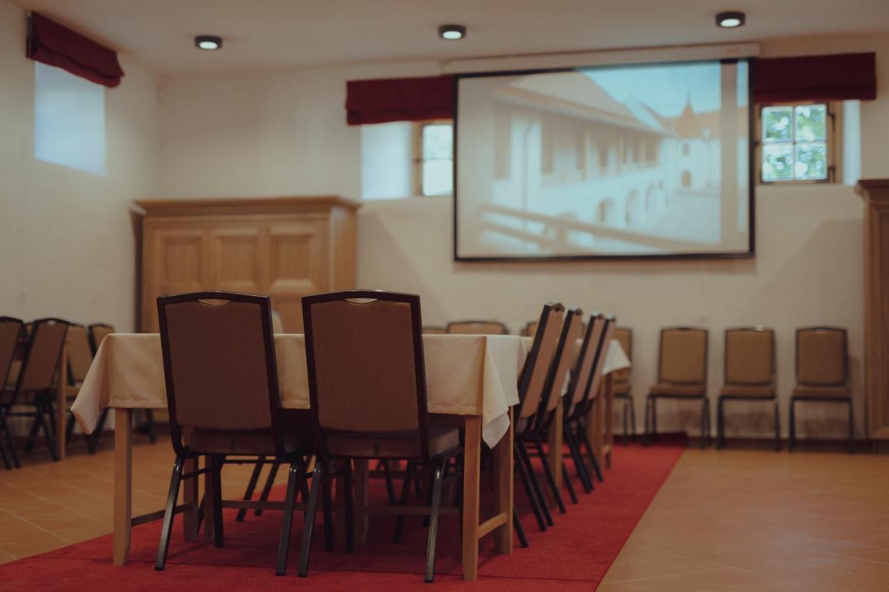 Brigaderos Hotel Brigadir Borsi Luaran gambar