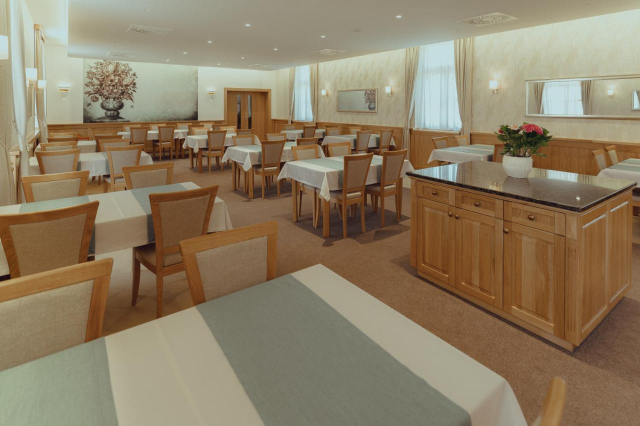 Brigaderos Hotel Brigadir Borsi Luaran gambar