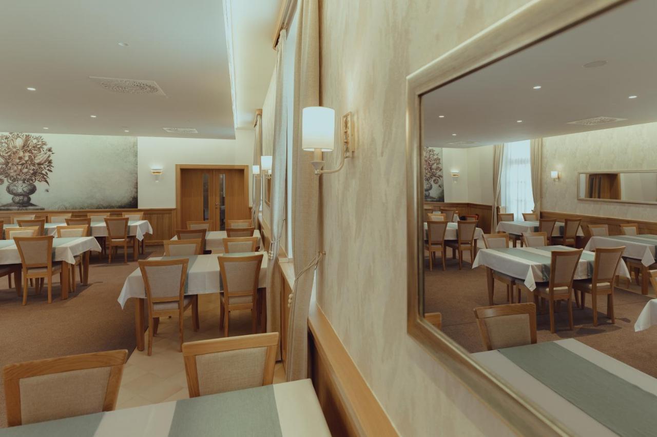 Brigaderos Hotel Brigadir Borsi Luaran gambar
