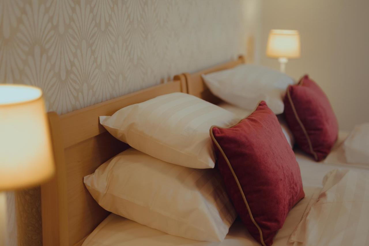 Brigaderos Hotel Brigadir Borsi Luaran gambar