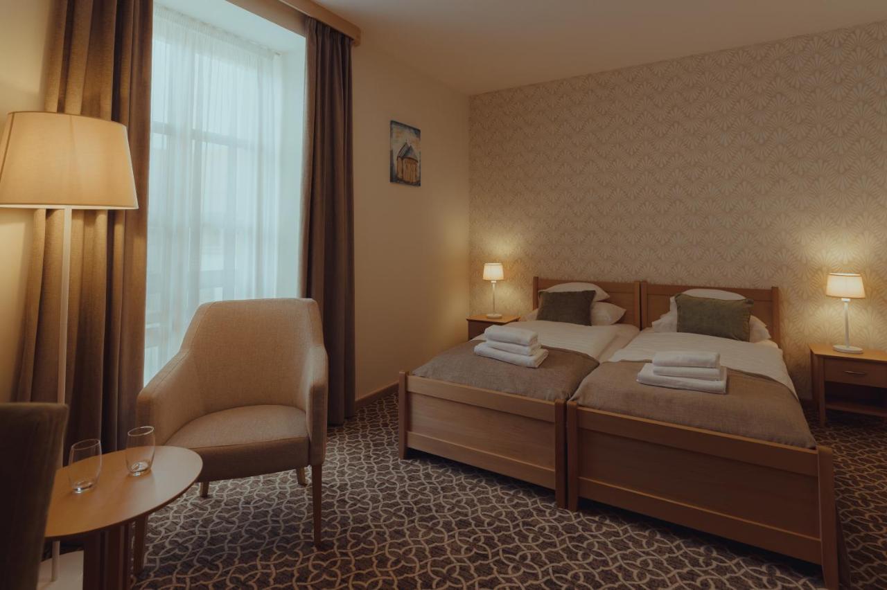 Brigaderos Hotel Brigadir Borsi Luaran gambar