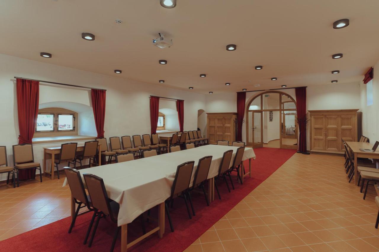 Brigaderos Hotel Brigadir Borsi Luaran gambar