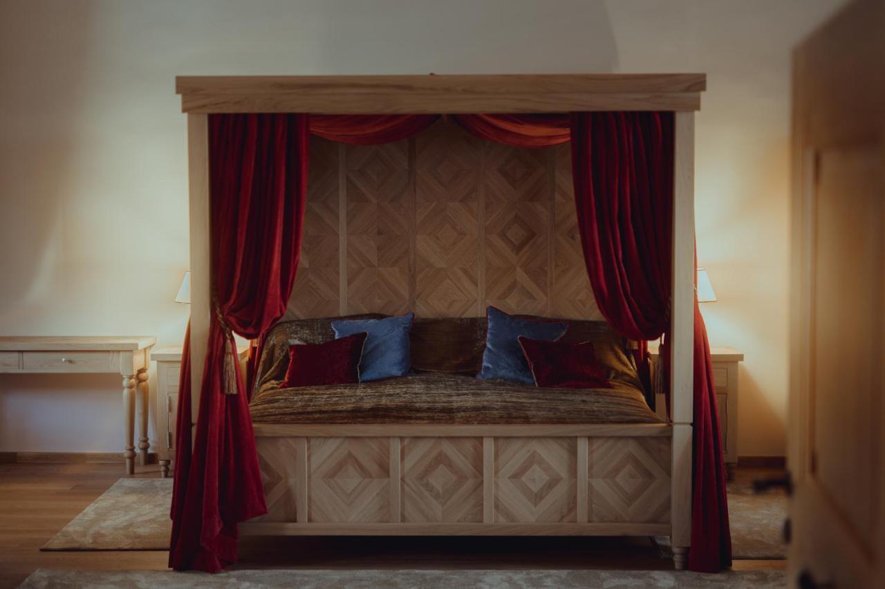 Brigaderos Hotel Brigadir Borsi Luaran gambar