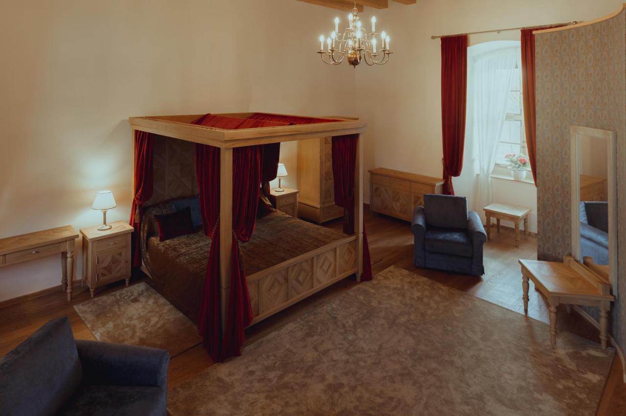 Brigaderos Hotel Brigadir Borsi Luaran gambar