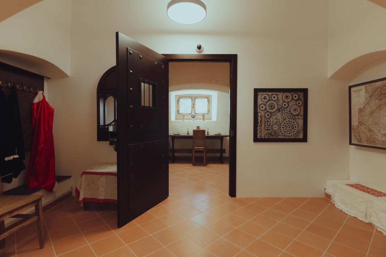 Brigaderos Hotel Brigadir Borsi Luaran gambar